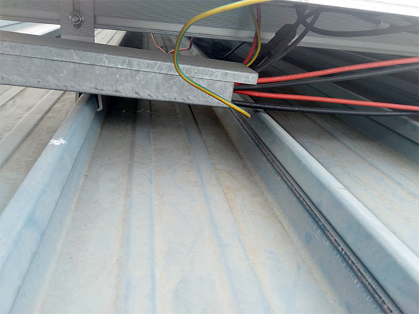 Lắp điện năng lượng mặt trời mái nhà